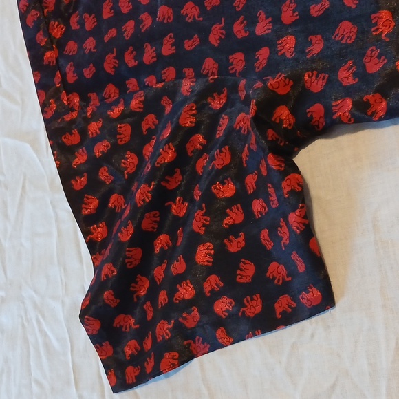 GUC Thai Silk Men's Black w/ Red Elephant Patterned Shirt size XL BEAUTIFUL!! - Picture 3 of 8